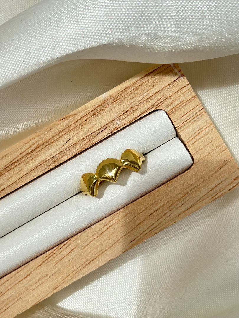 Anillo triple conchas 