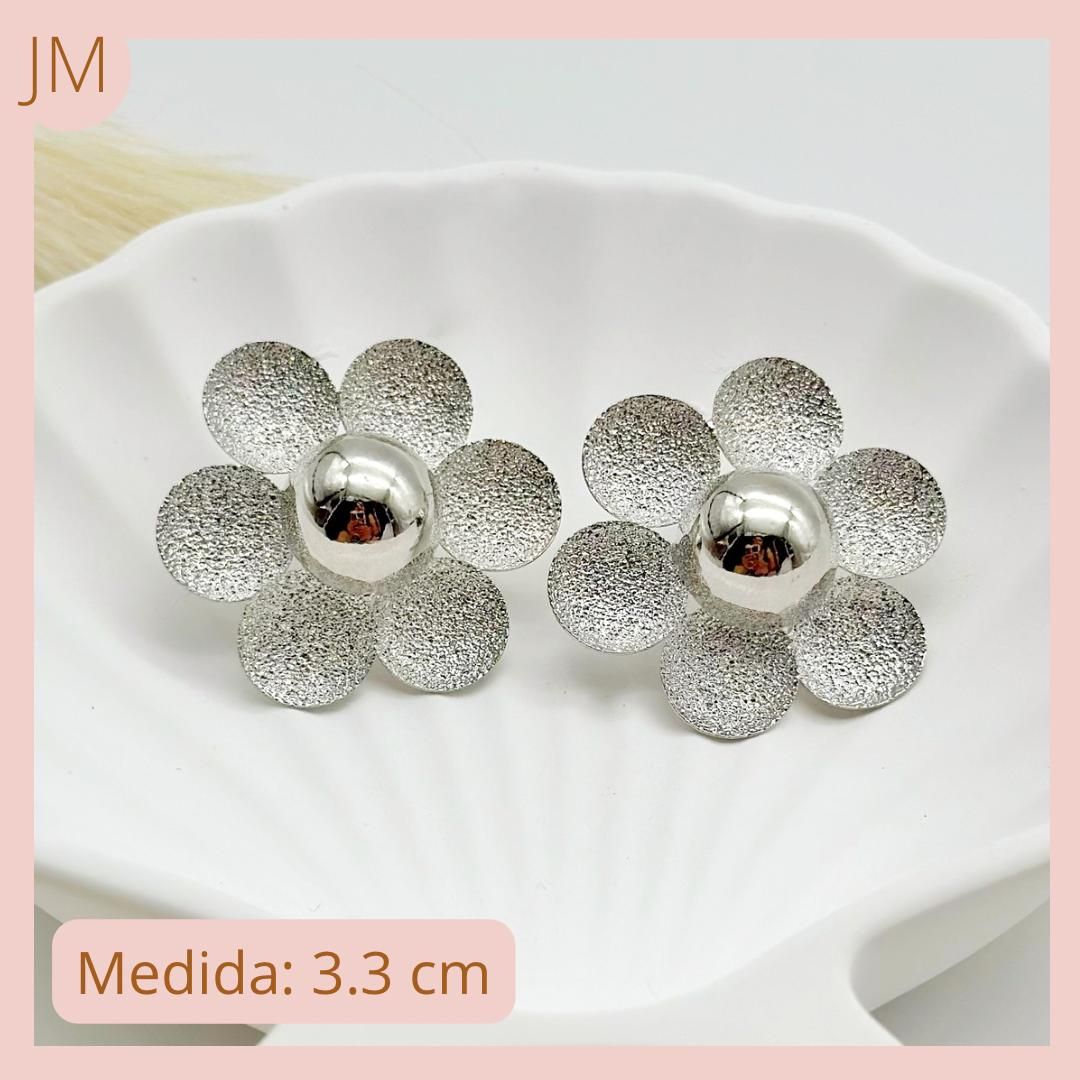 Aretes Flores Plateadas 