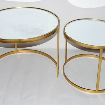 Imagen del producto Set de dos mesas doradas con espejo.