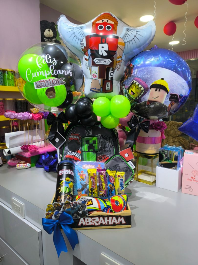 ARREGLOS CON GLOBOS ROBLOX