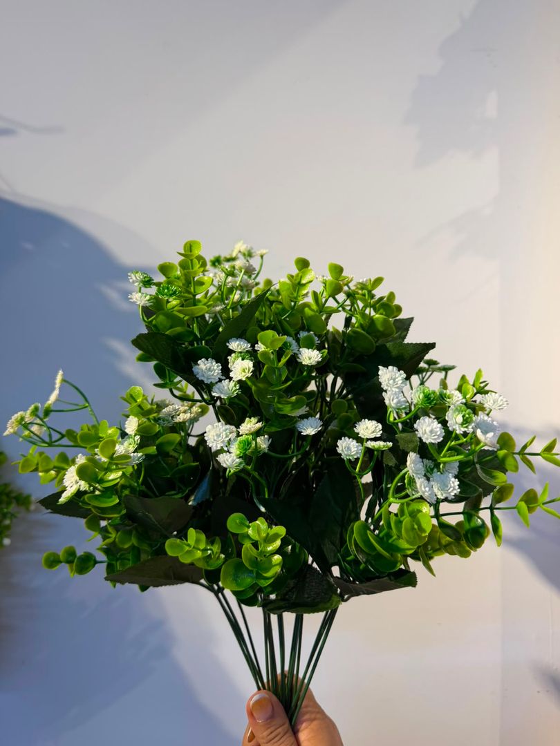 FOLLAJE VERDE CON BLANCO