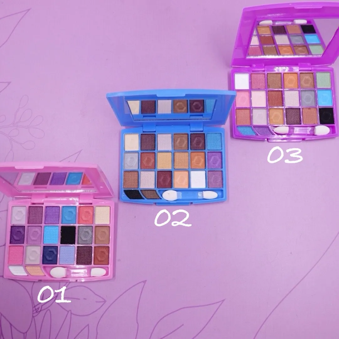 PALETA SOMBRAS 18+2 VERSATILE DAY COLORS