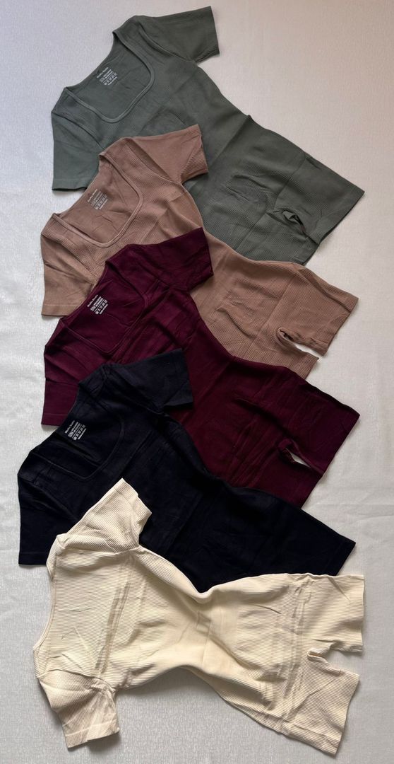 ENTERIZO CORTO UNICOLOR