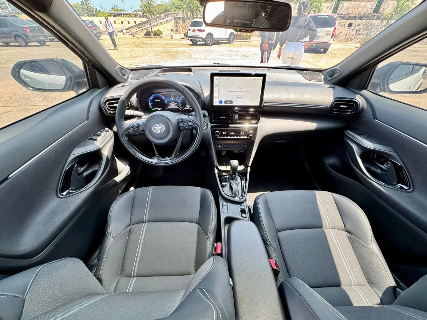 TOYOTA YARIS CROSS HYBRID 2026