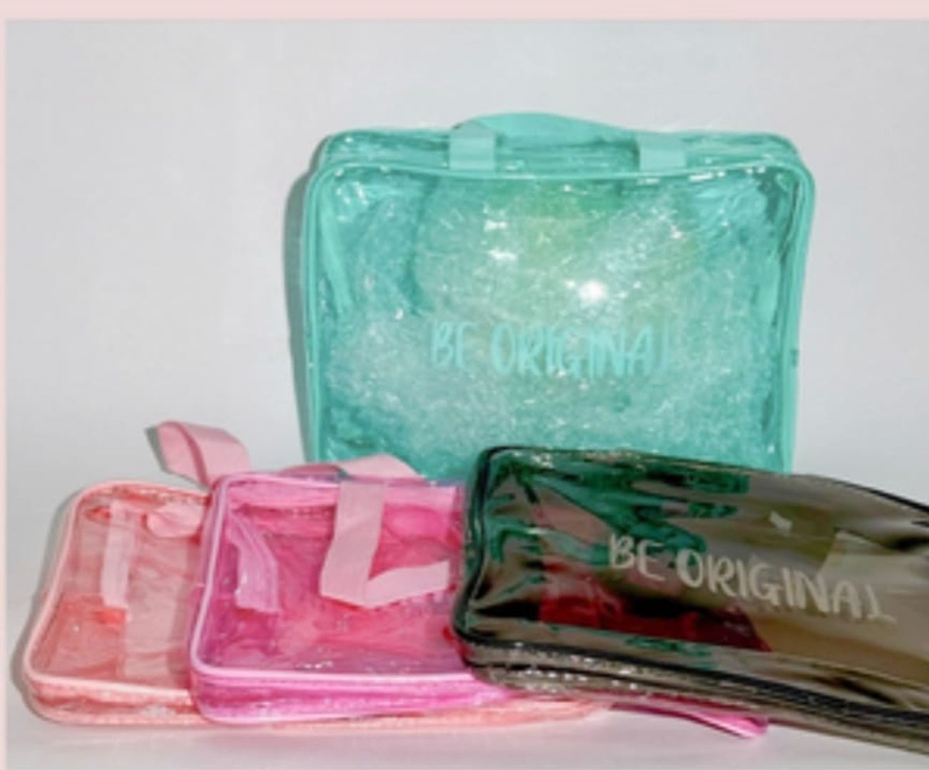 747A- COSMETIQUERA GRANDE EN VINILO PASTEL
