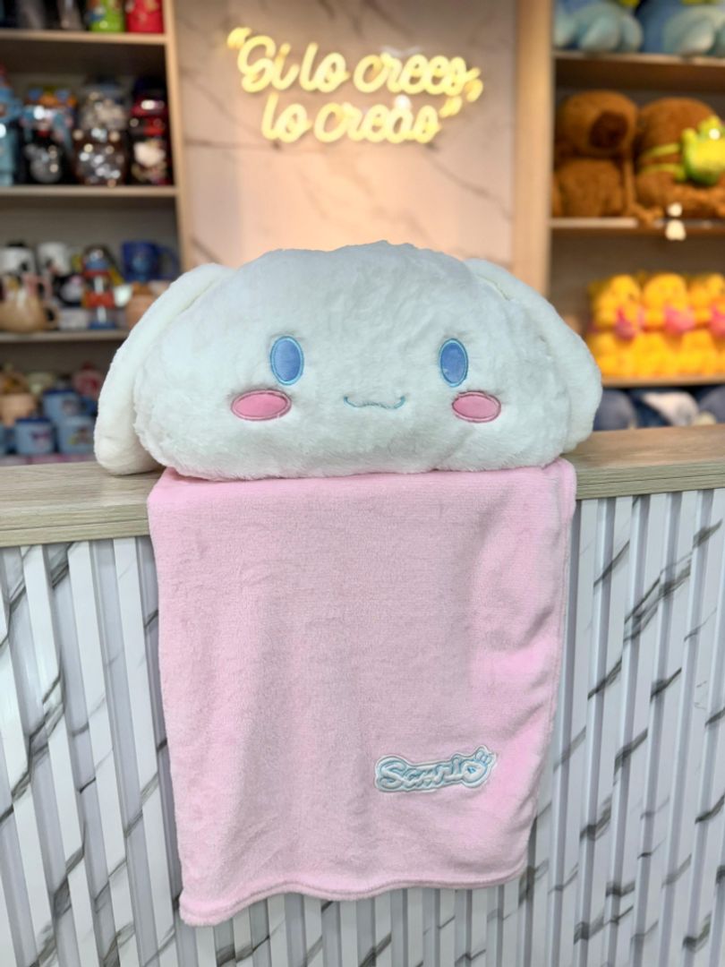 cobija almohada FAMILIA SANRIO de peluche