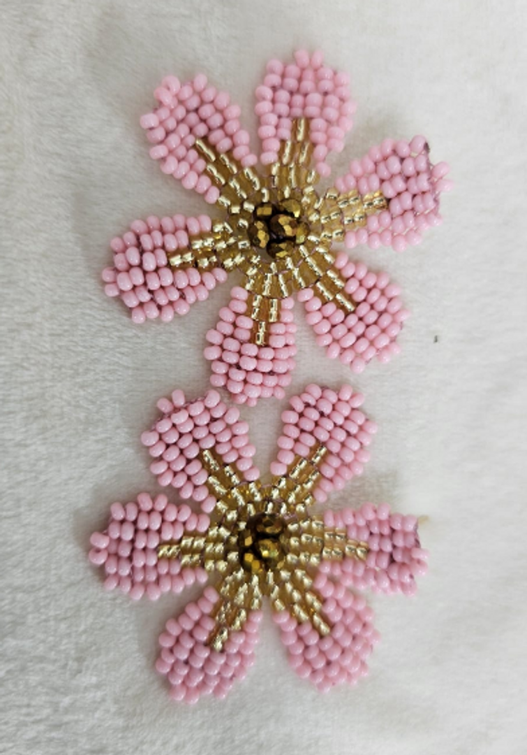 Arete Flor 6 Pétalos Mostacilla 