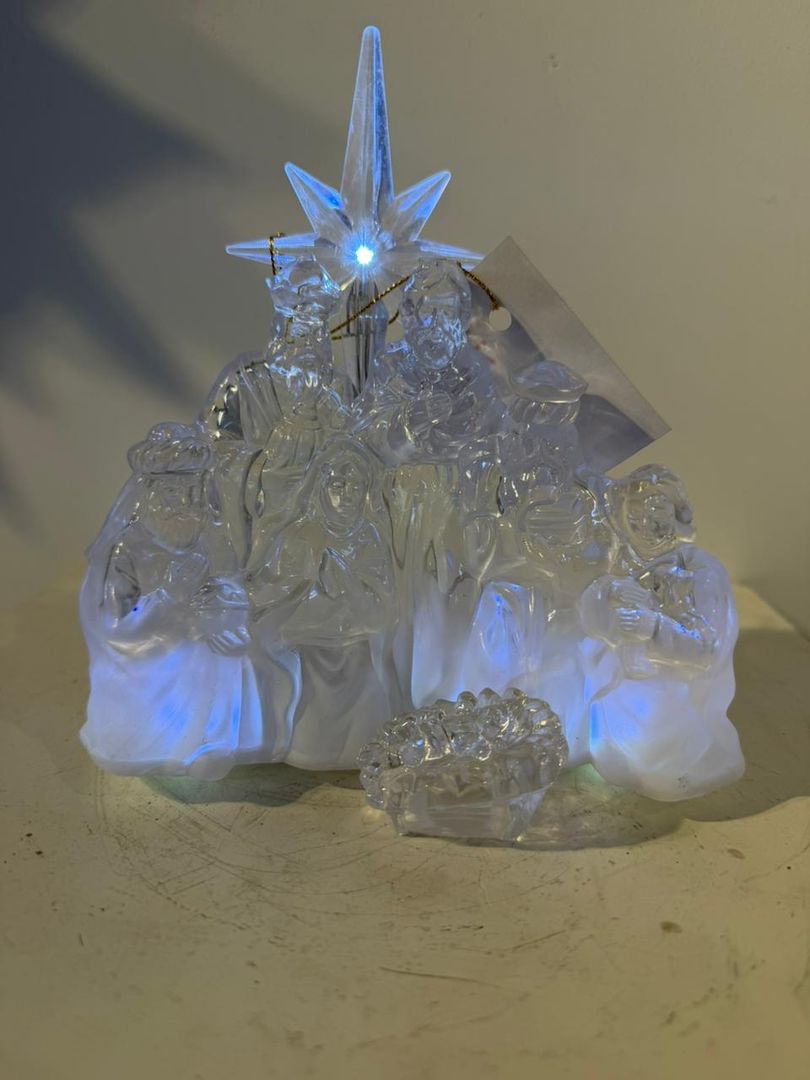 NACIMIENTO EN ACRILICO CON LUZ DE PILA