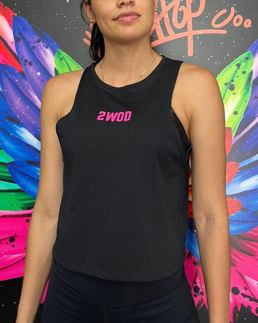  CAMISILLA CORTA NEGRA LOGO FUCSIA 