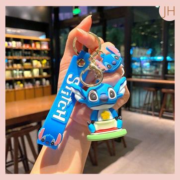 Imagen del producto LLavero Stitch en patineta 