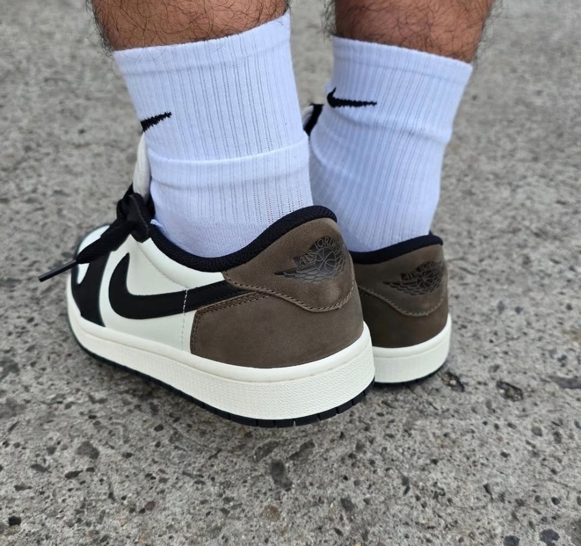 Nike Mocca Low 
