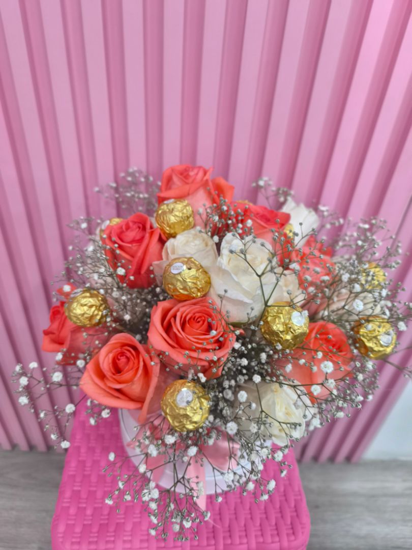 FLORES CON FERREROS 