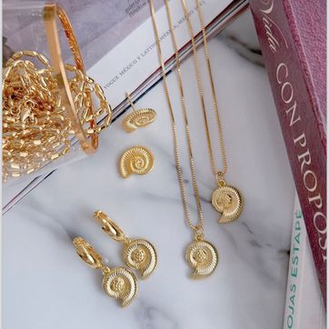 Imagen del producto COLLAR + ARETES CARACOL