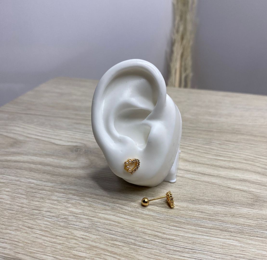 Topo de seguridad, corazón con perlas blancas y piedritas blancas, covergold 