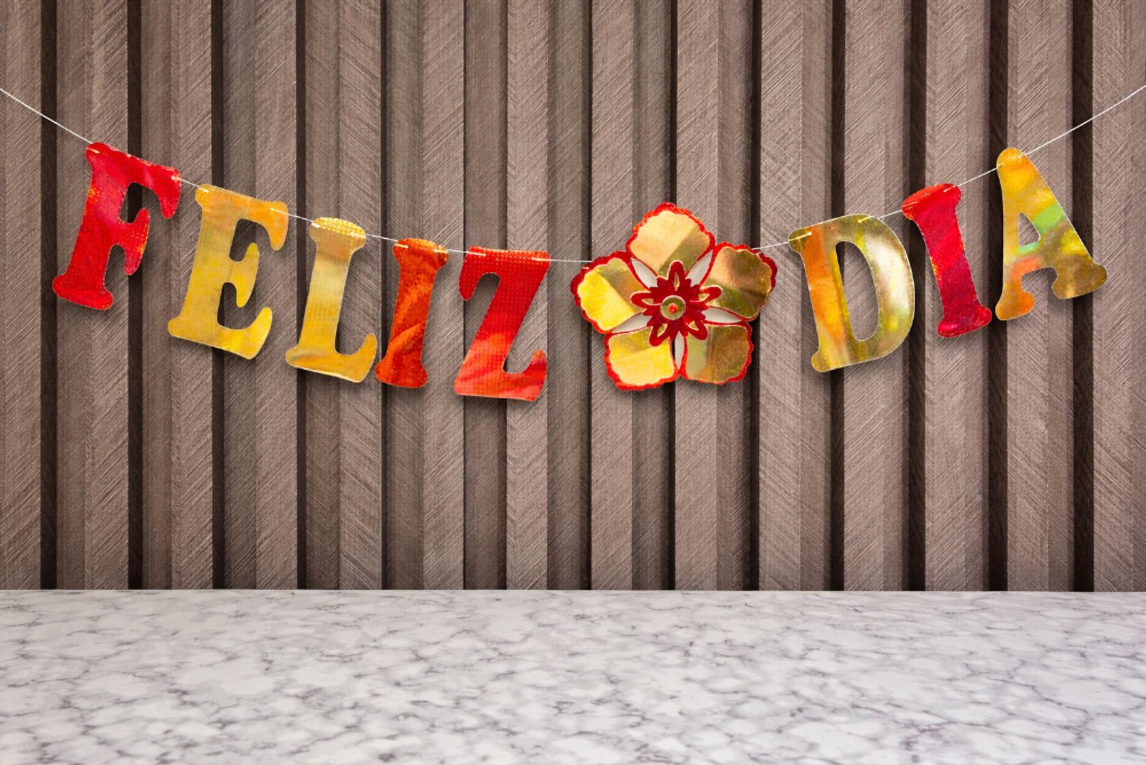 GUIRNALDA FELIZ DÍA CON FLOR 