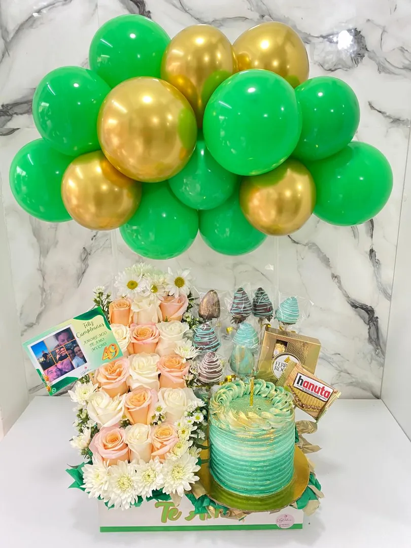 Box de rosas y mini torta