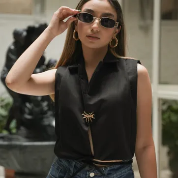 Imagen del producto Blusa crop con cuello