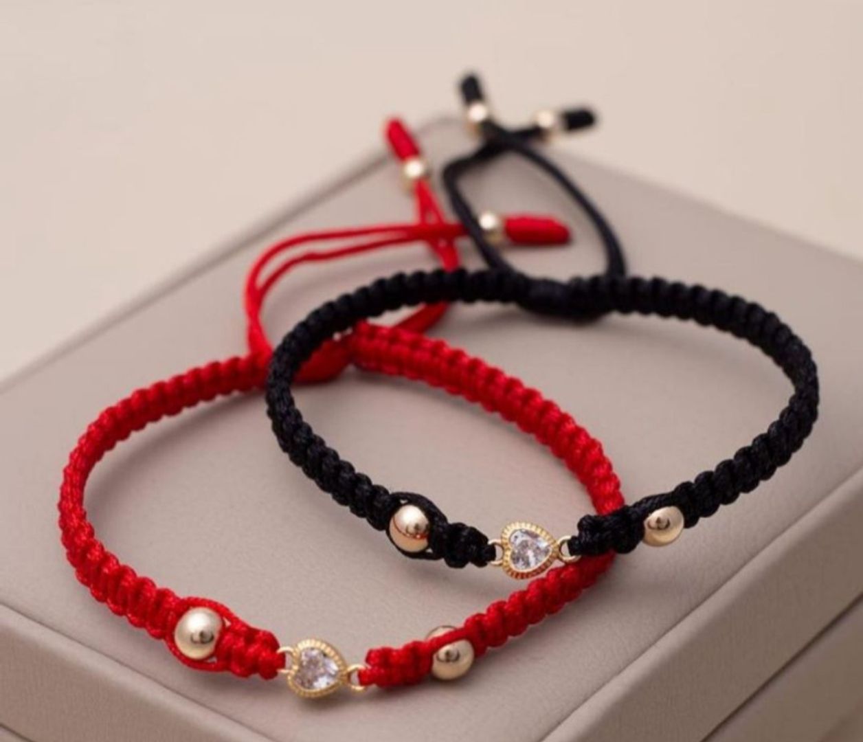 Par pulseras Love tejidas balin 4mm