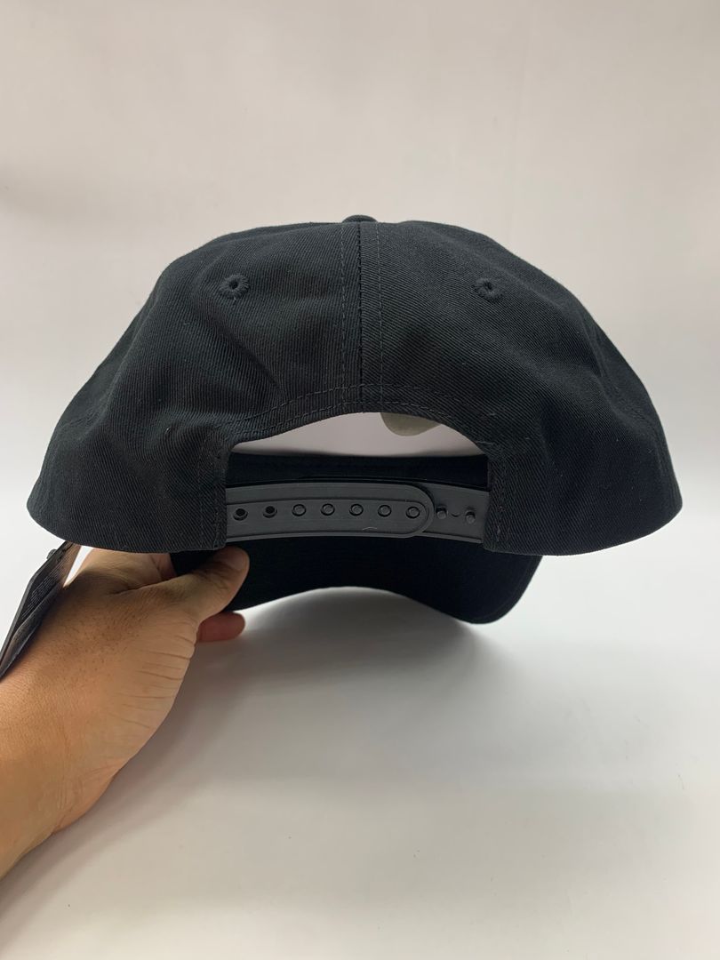 TRUE RELIGIÓN “NEGRA” (AJUSTABLE)