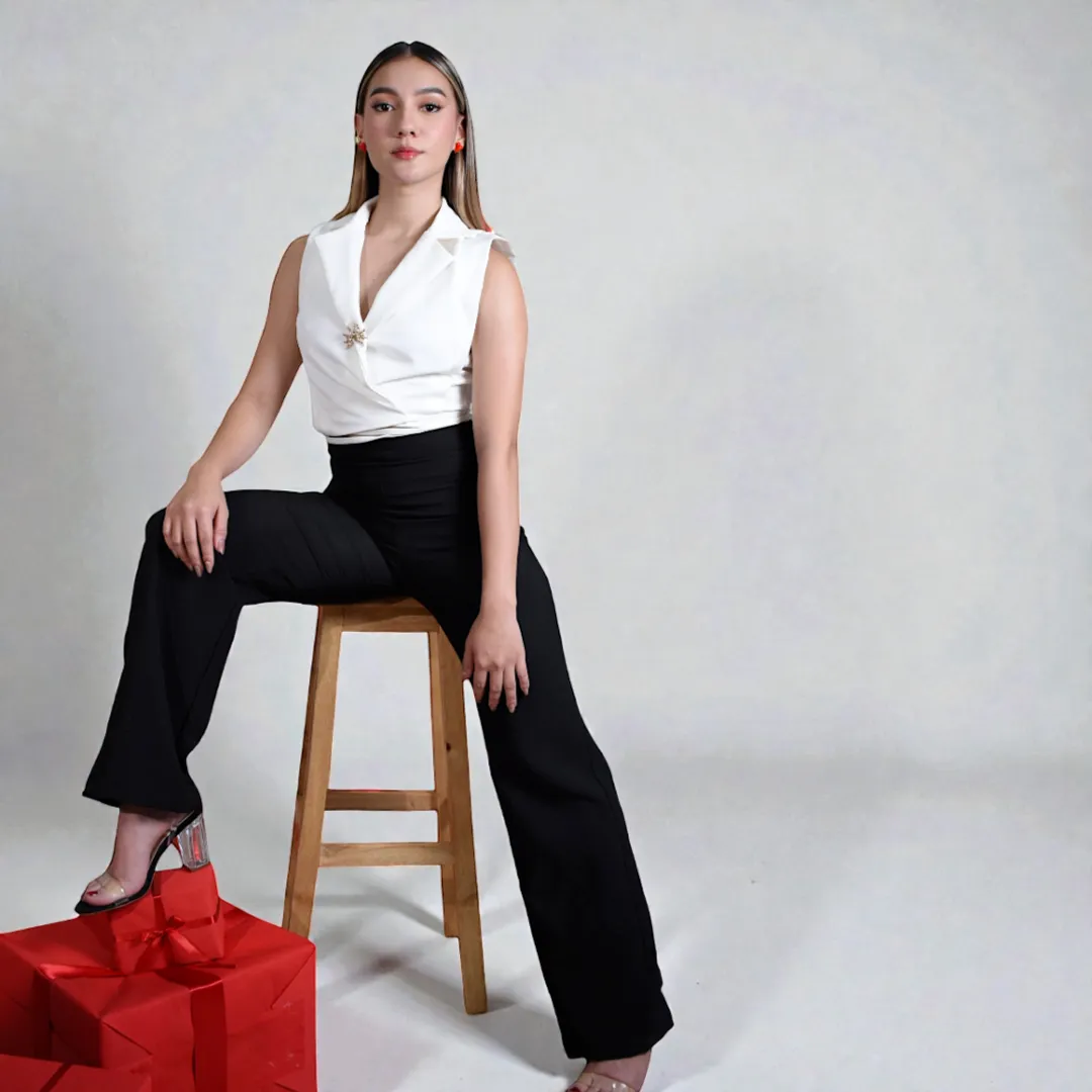 Blusa elegante tipo crop con broche