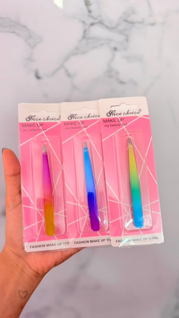 Pinza para cejas