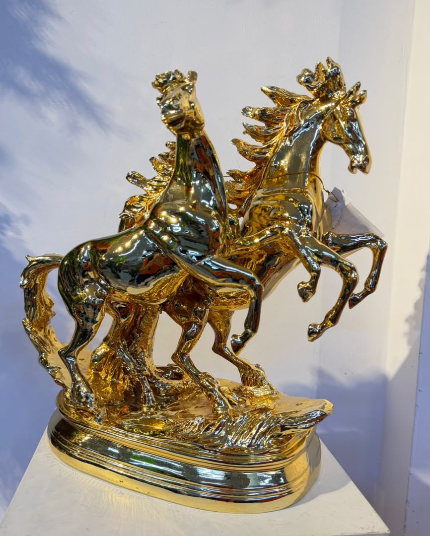 DUO CABALLOS CROMADO EN POLIRECINA