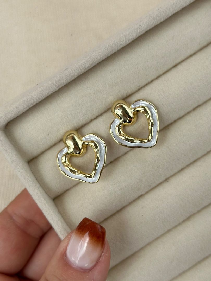 Arete corazón blanco 