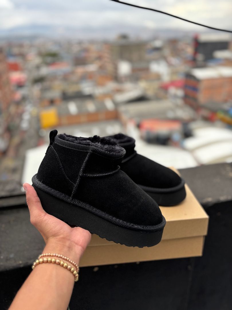 BOTA RÍO UGG