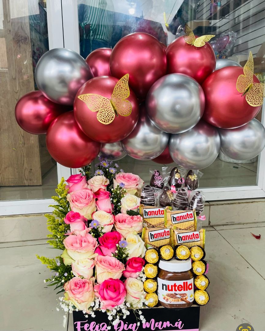 Hermosa combinación rosas con chocolate 