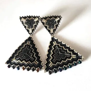 Imagen del producto Arete Triangulo Miyuki Drops