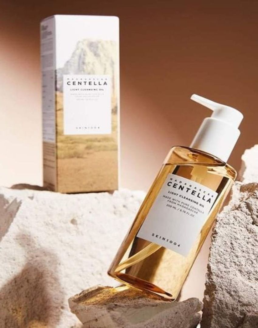 MADAGASCAR CENTELLA LIGTH CLEANSING OIL 200ML SKIN1004