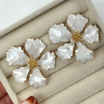 Imagen del producto Arete flor grande 