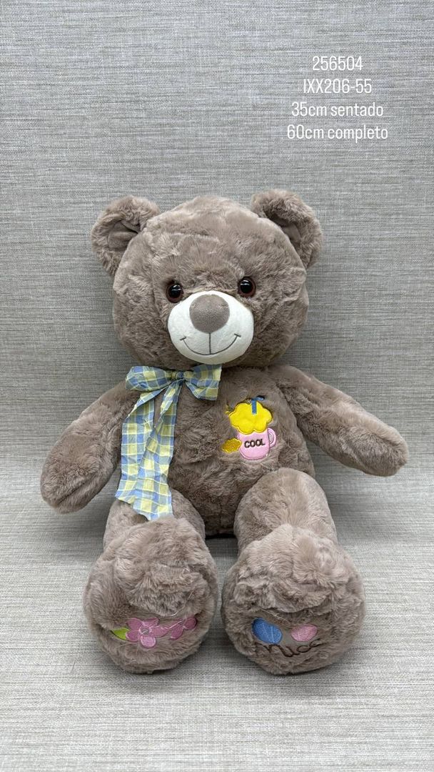 OSO CON BORDADO DE 60 CM 