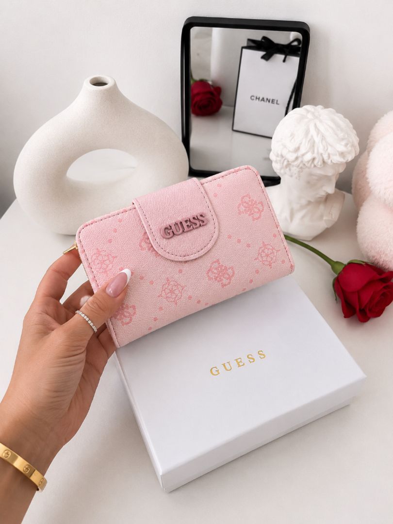 Billetera mediana Guess en caja 