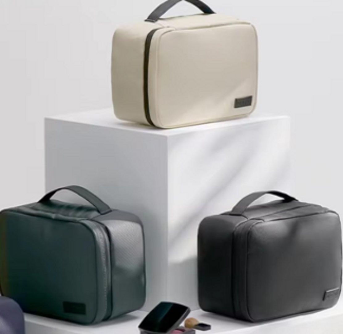 COSMETIQUERA PIEL SINTETICA