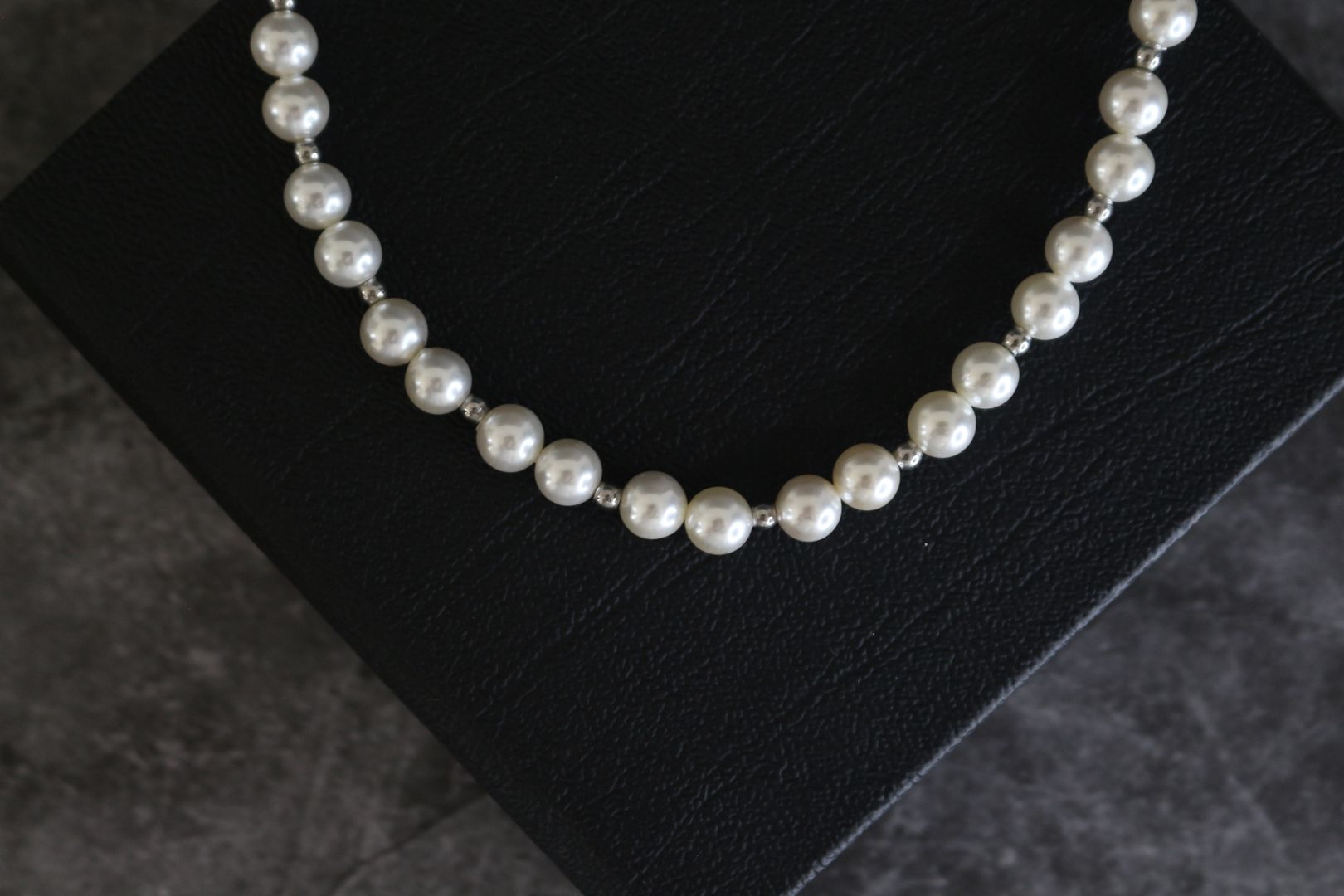 Cadena perlas shell y balines