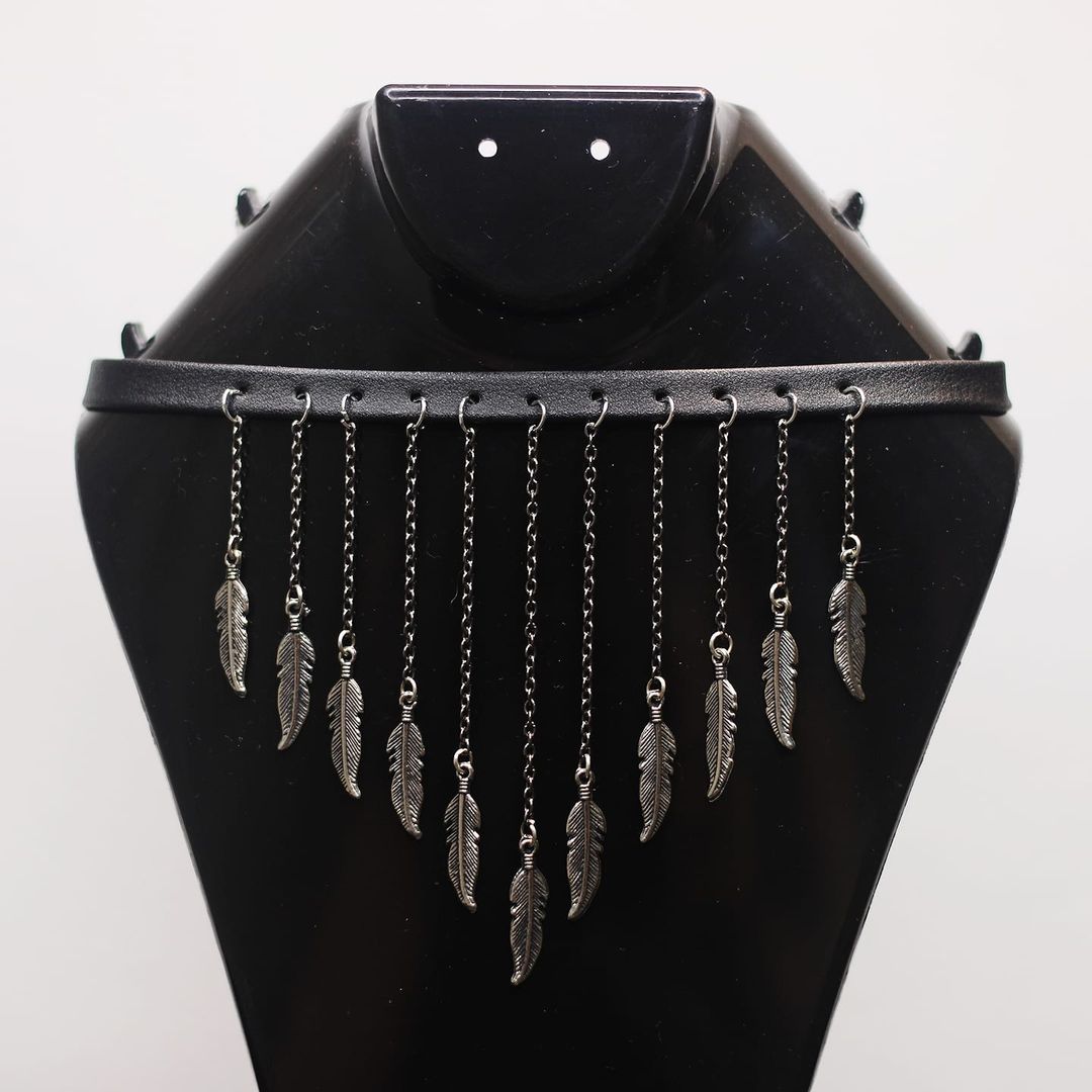 CHOKER PLUMAS COLGANTES