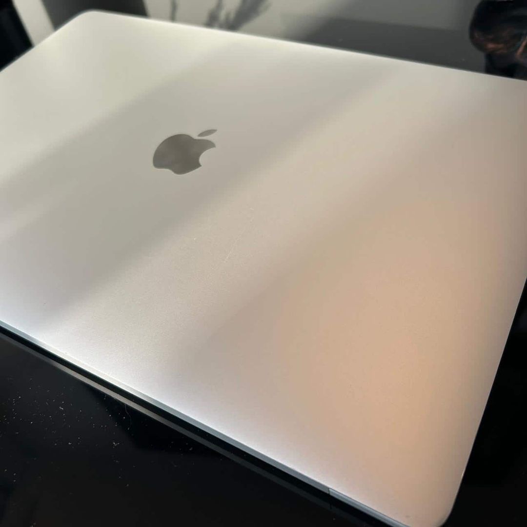 MacBook Pro A1707 15.4”