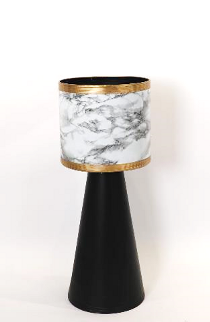 Macetero dorado marmoleado y negro