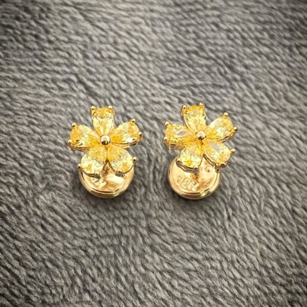 TOPOS DE FLOR CON CIRCONES 1.1 GR 