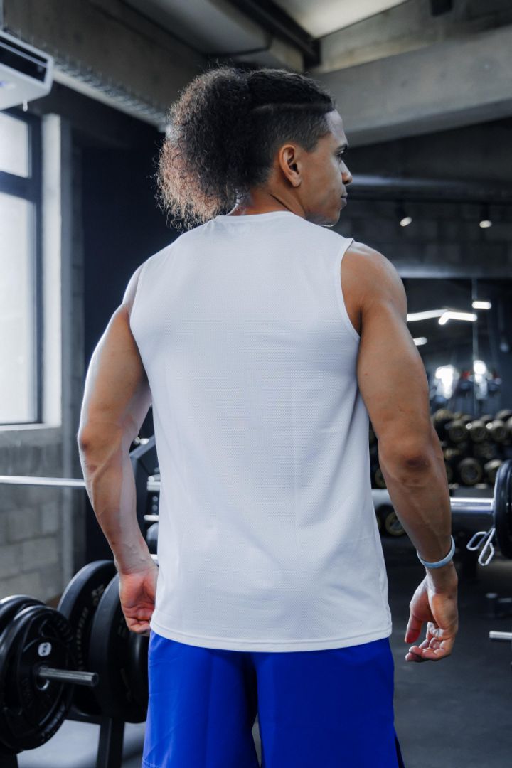 NUEVA CAMISILLA  HOMBRE BLANCA