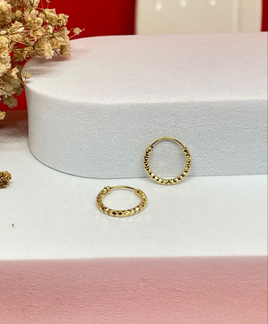Candongas tipo piercing diamantadas de 1.4cm