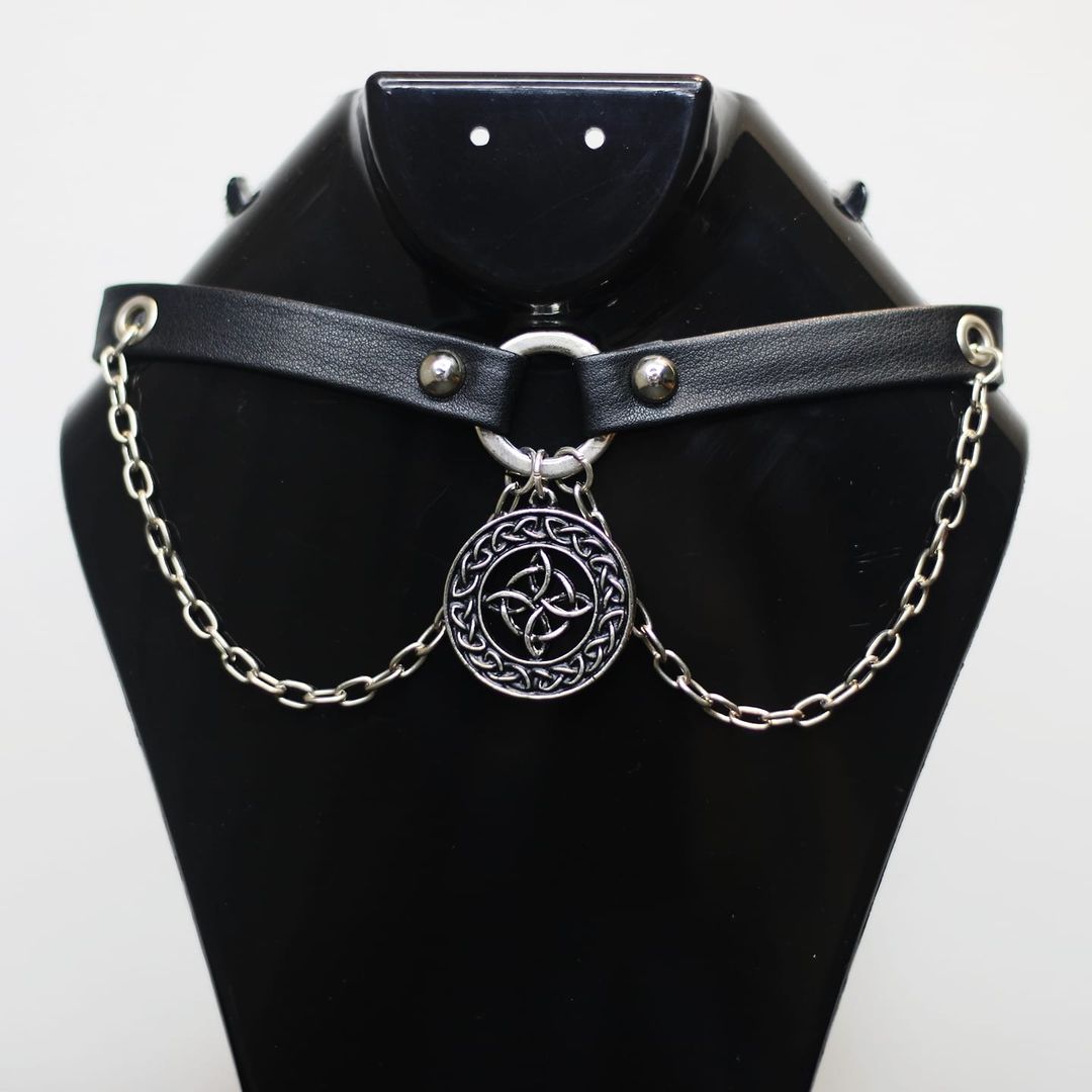 CHOKER NUDO DE BRUJA