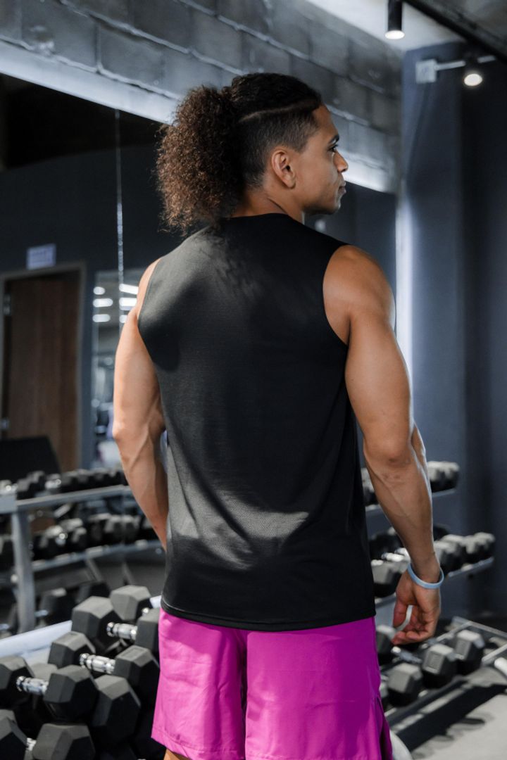 SET MEN CAMISILLA NEGRA + PANTALONETA FUCSIA