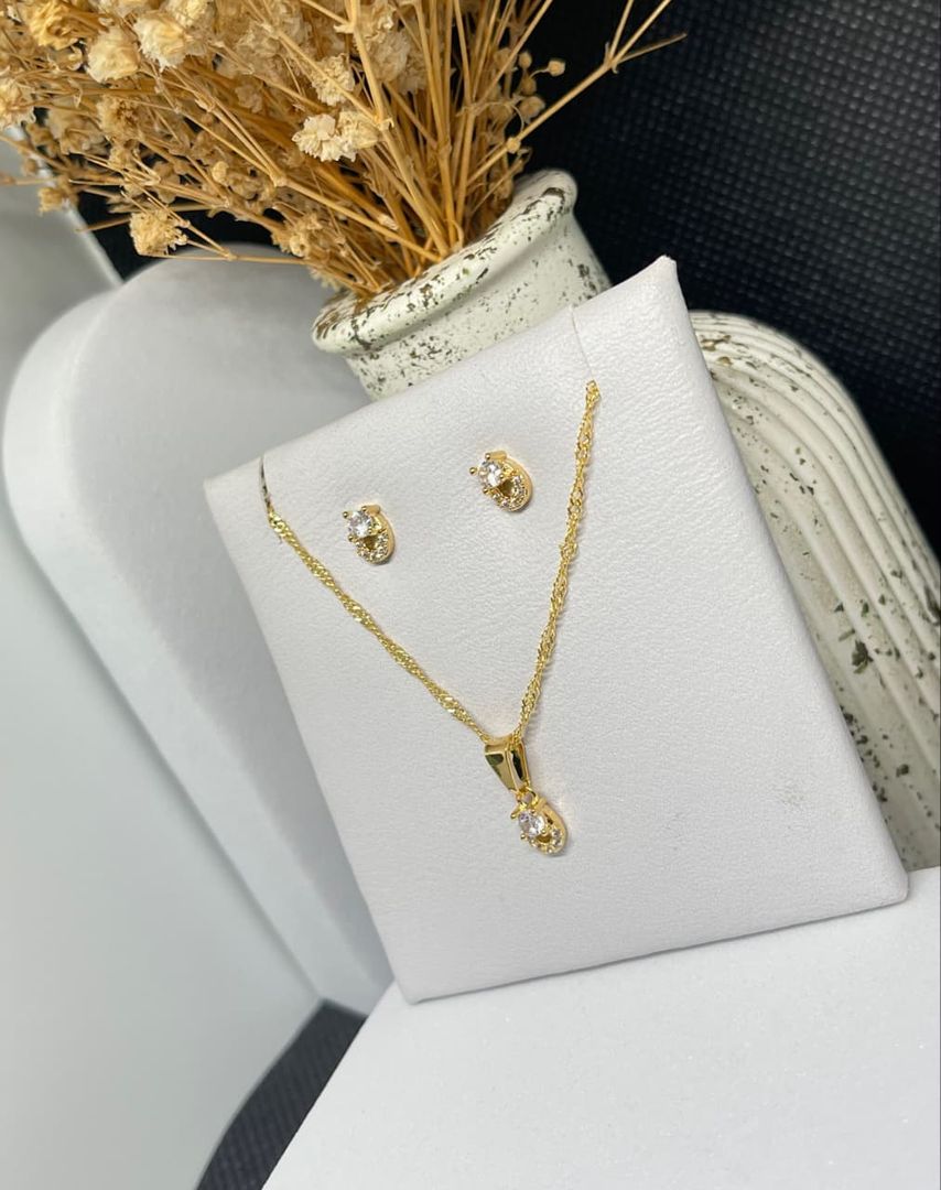 Set conjunto circon ovalo + cadena singapur 45cm