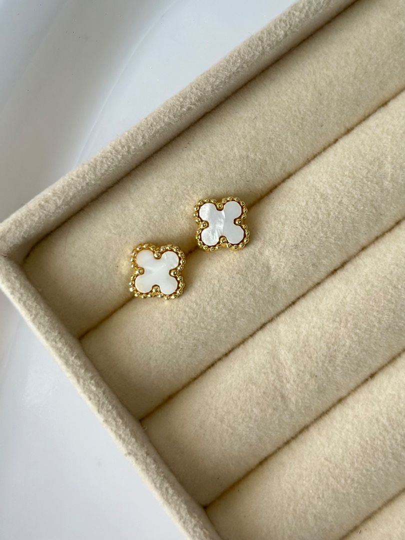 Topo blanco vancleef 