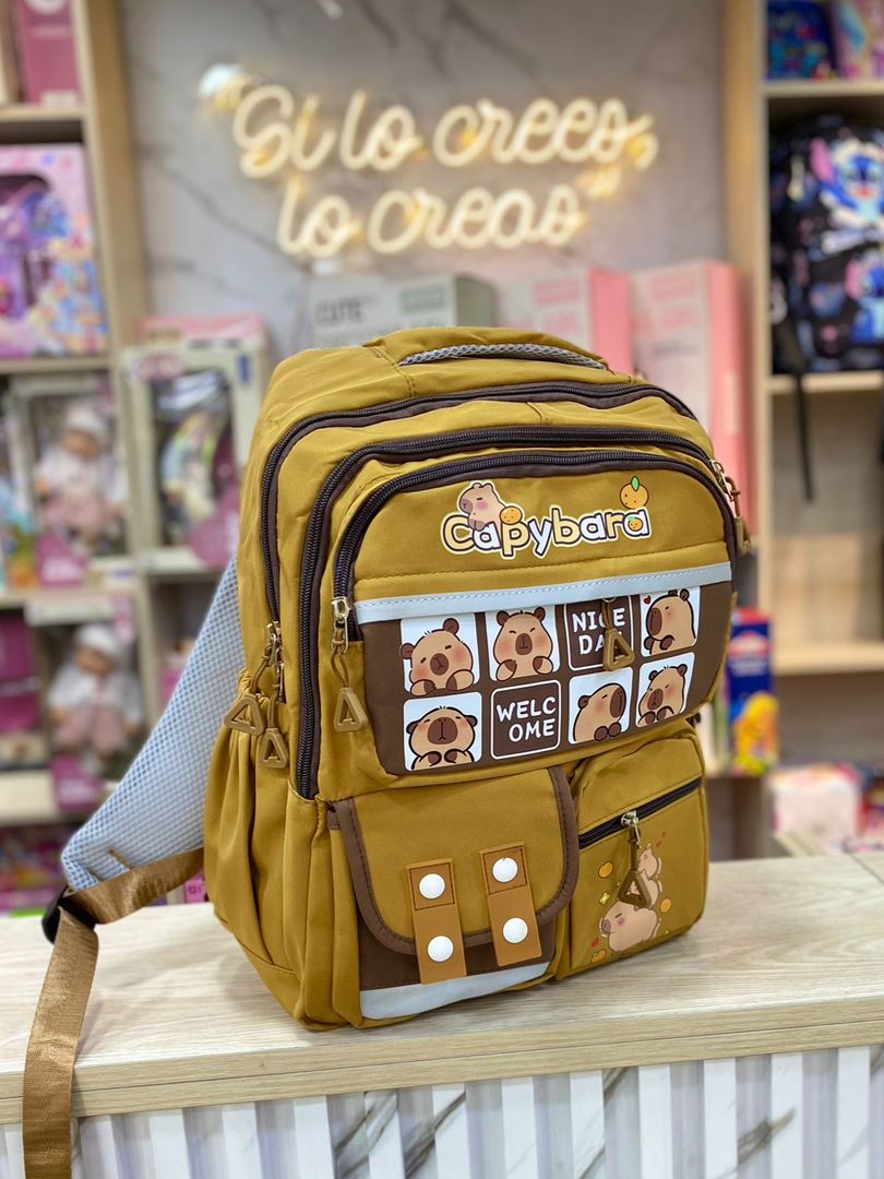 MOCHILA CAPYBARA 