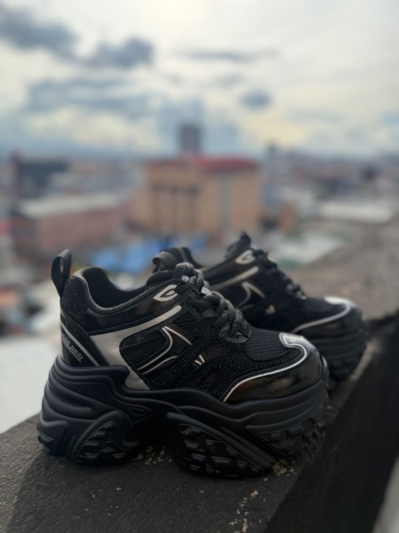 Tenis platform lines