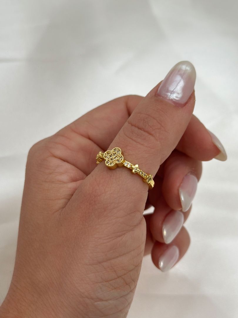 Anillo van cleeff circonias 