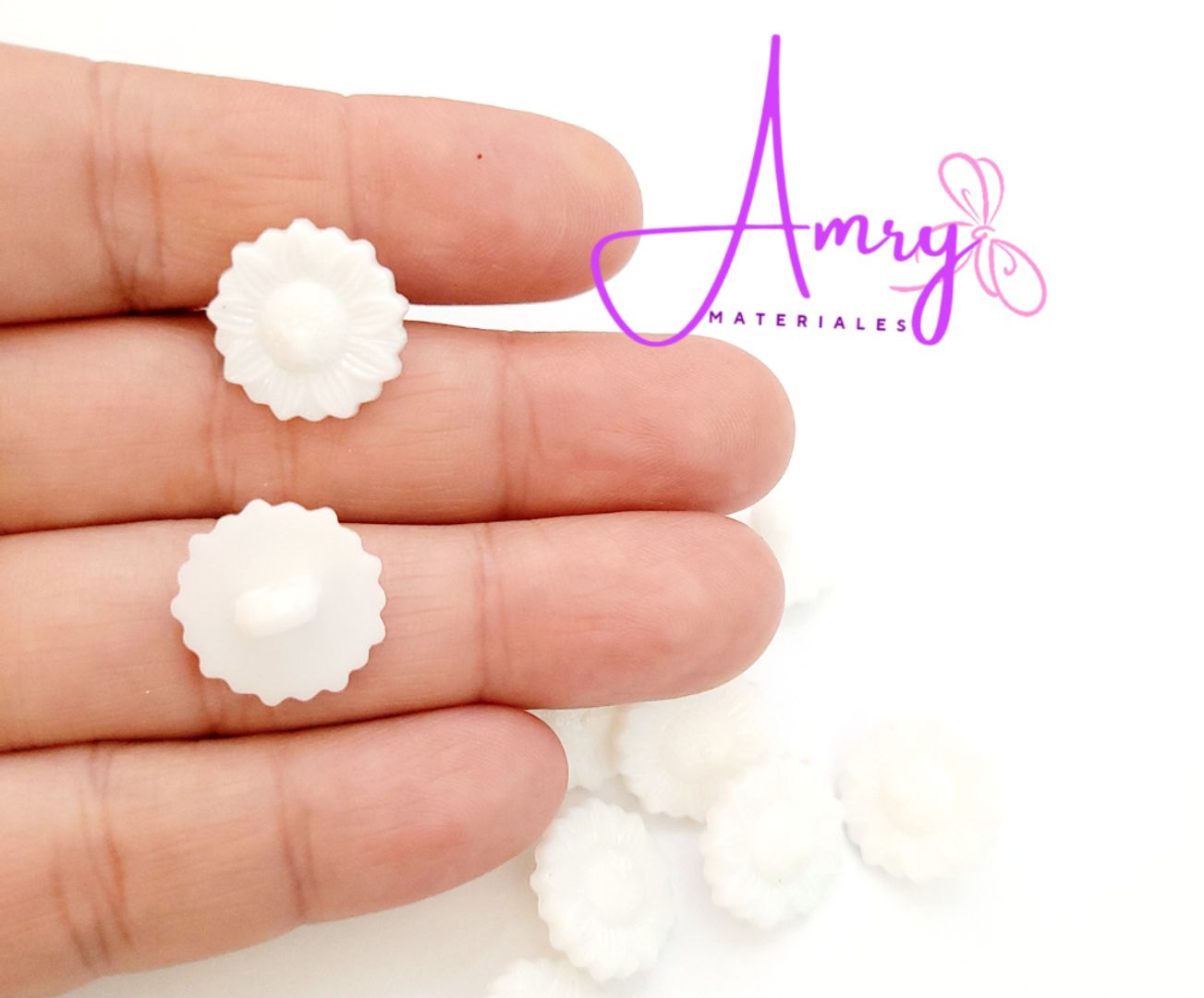 12 Flores Blancas 1.2cm Botón